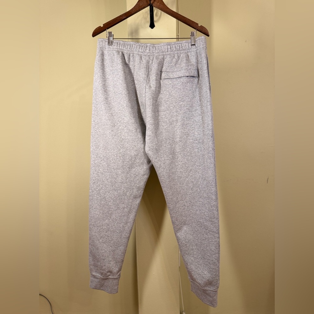 NWOT Nike Club Joggers Men's - Picture 5 of 10